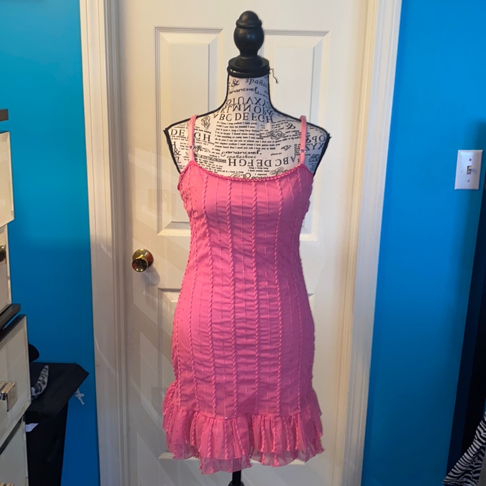 Cute hot pink dress w/sequin